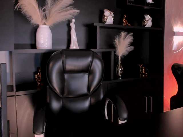 TiffannySins's BongaCams show and profile