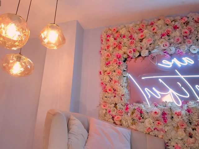 TiffannySins's BongaCams show and profile