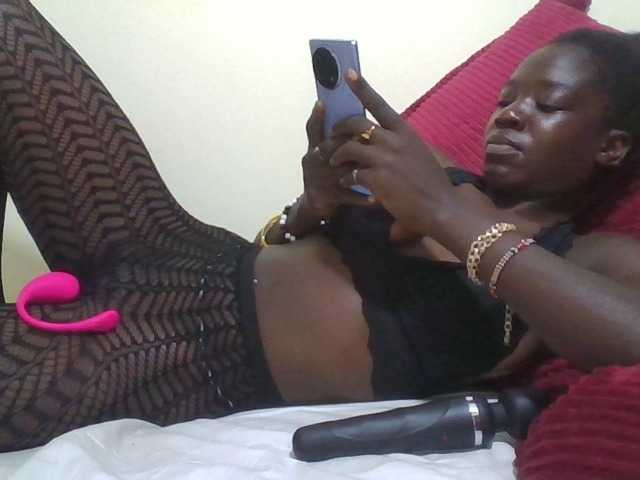 Bratz22's BongaCams show and profile