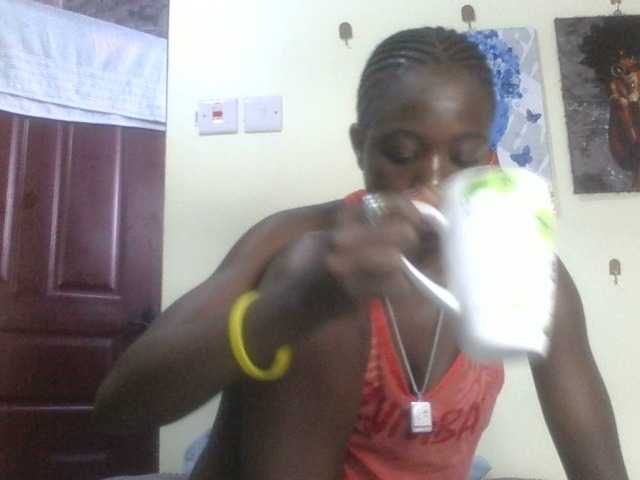 Bratz22's BongaCams show and profile