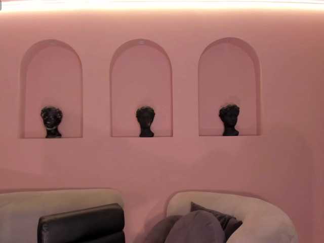 LeahNovac's BongaCams show and profile