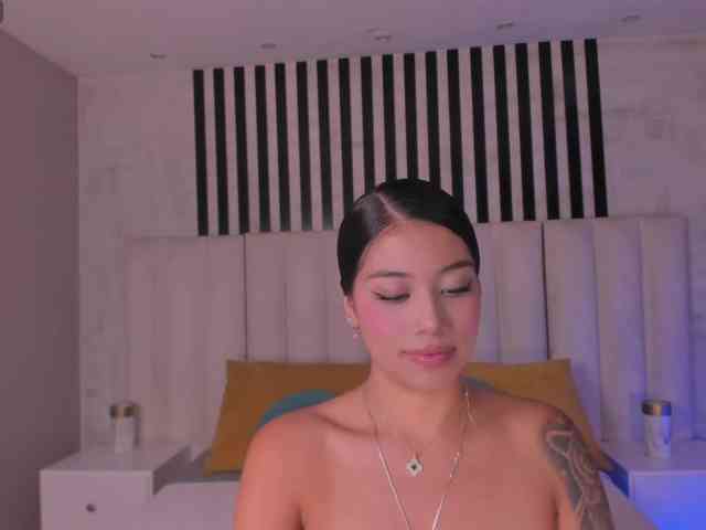 LeahNovac webcam