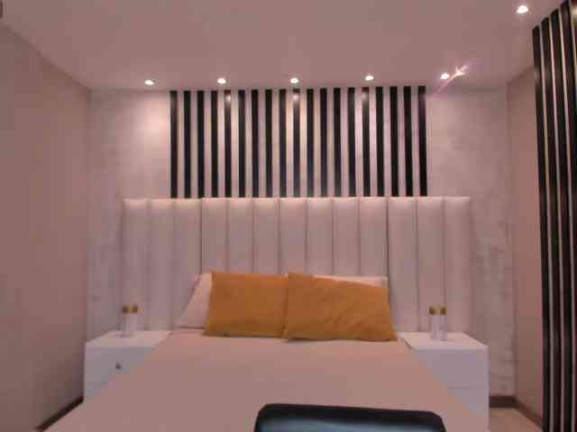 LeahNovac webcam