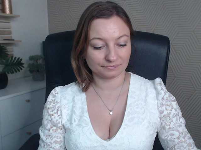 angelaLove13 webcam bongacams model stream image