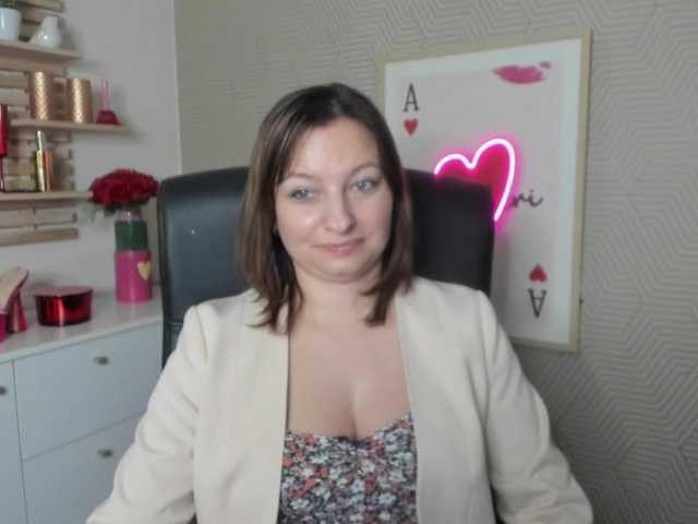 angelaLove13 Live Cam on BongaCams