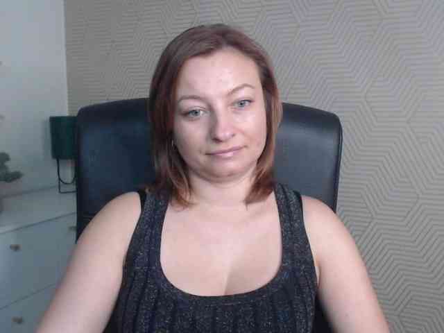 angelaLove13 webcam