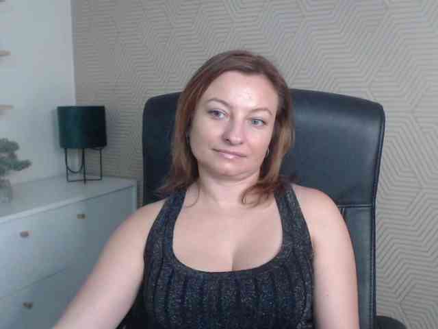 angelaLove13 webcam