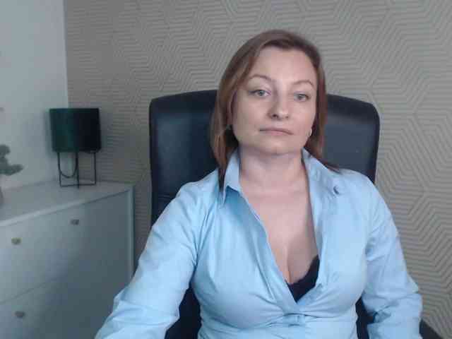 angelaLove13 webcam
