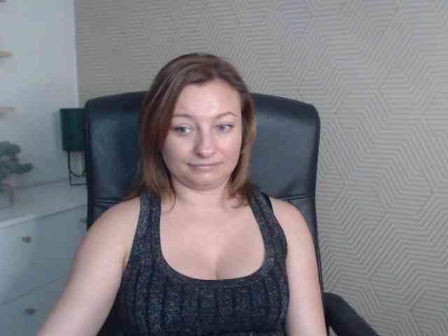 angelaLove13 webcam