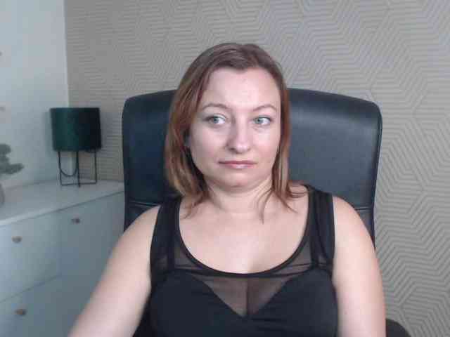 angelaLove13 webcam