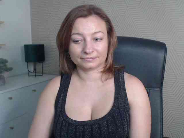 angelaLove13 webcam