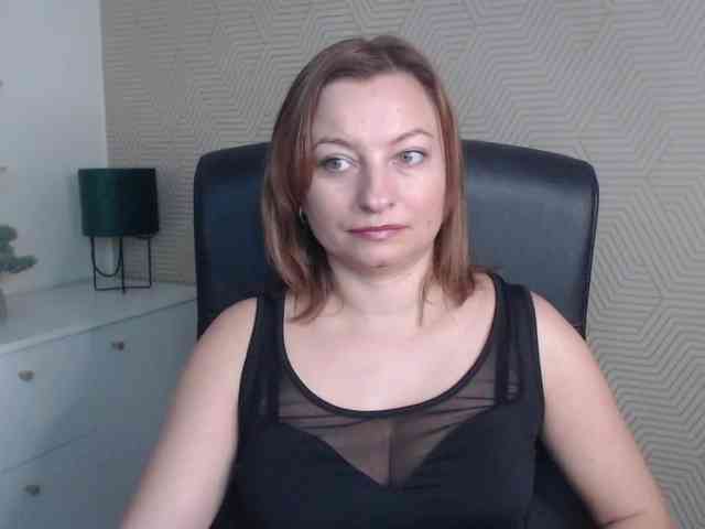 angelaLove13 webcam