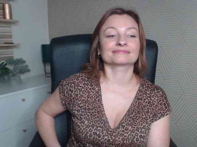 angelaLove13 webcam