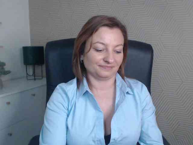 angelaLove13 webcam