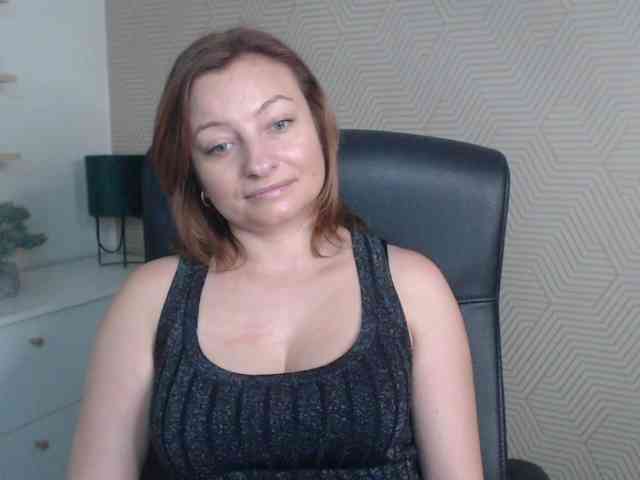 angelaLove13 webcam