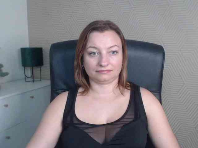 angelaLove13 webcam