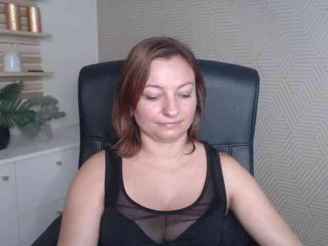 angelaLove13 webcam