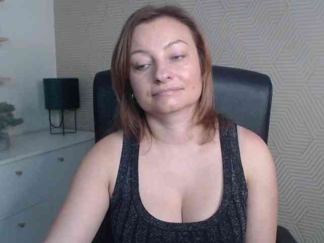 angelaLove13 webcam