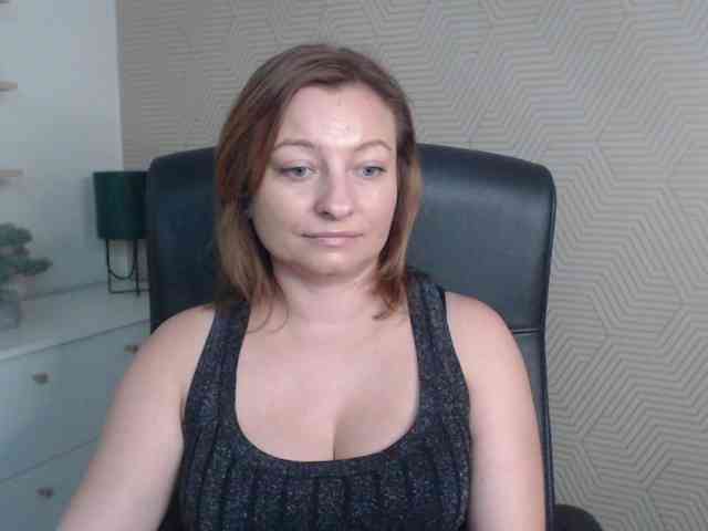 angelaLove13 webcam