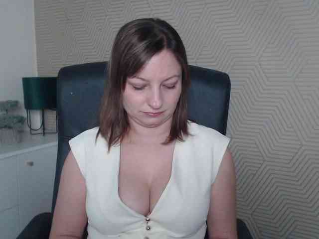 angelaLove13 webcam