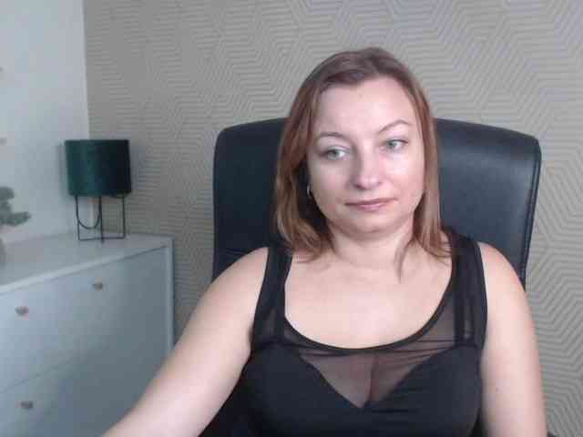 angelaLove13 webcam