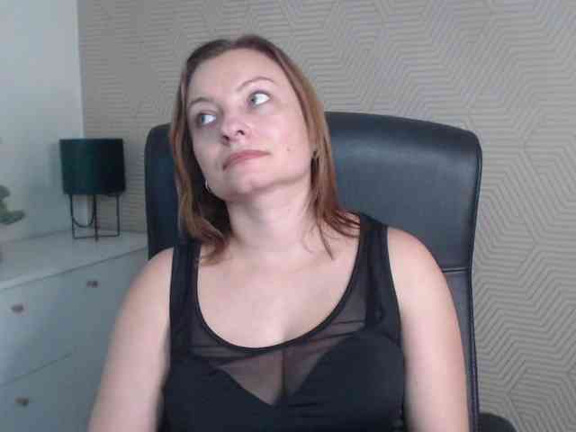 angelaLove13 bongacams