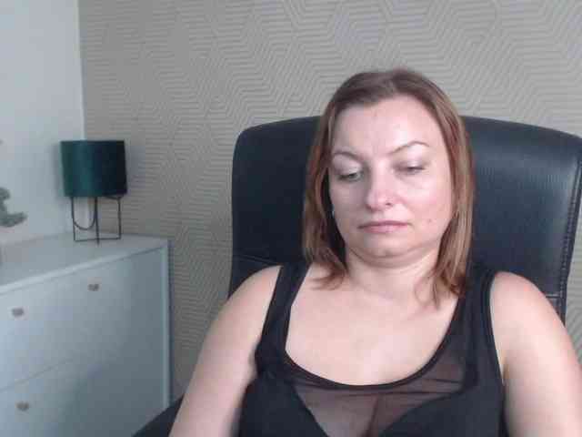 angelaLove13 webcam