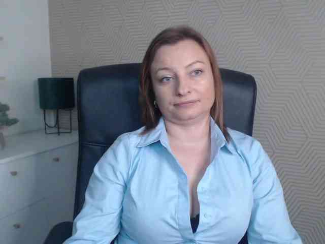 angelaLove13 webcam
