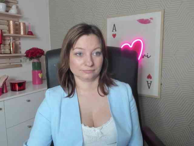 angelaLove13 webcam