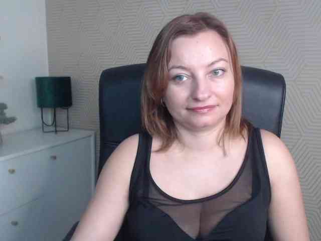 angelaLove13 webcam