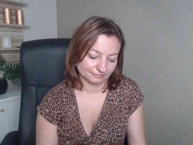 angelaLove13 webcam