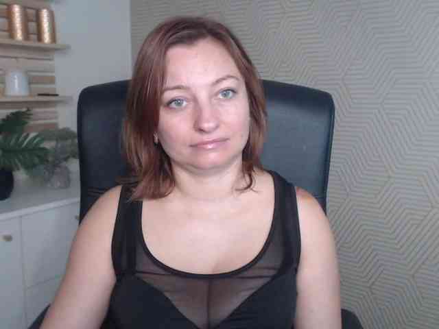 angelaLove13 webcam