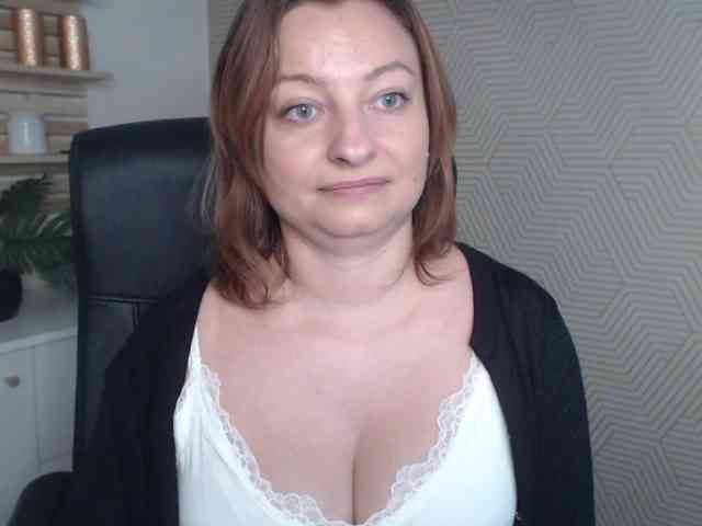 angelaLove13 webcam