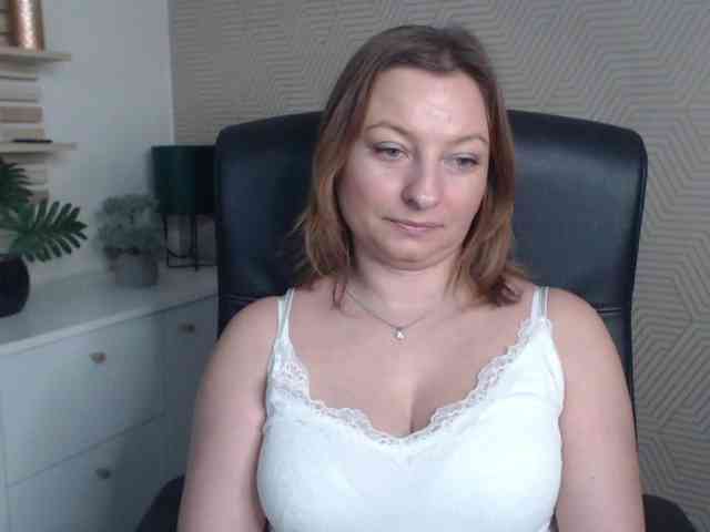 angelaLove13 webcam