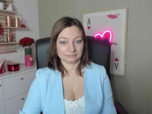 angelaLove13 webcam