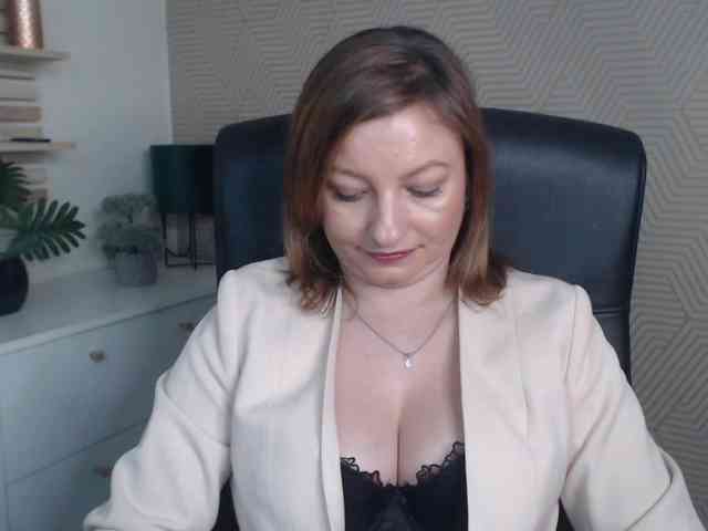 angelaLove13 webcam
