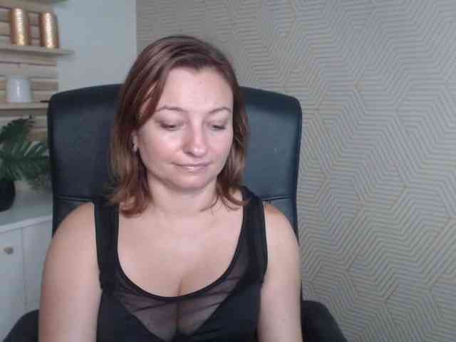 angelaLove13 webcam
