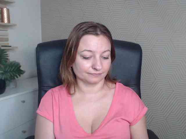 angelaLove13 webcam