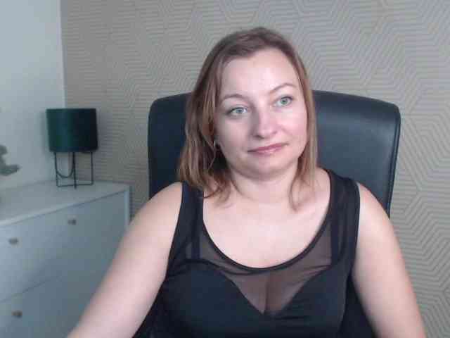 angelaLove13 webcam