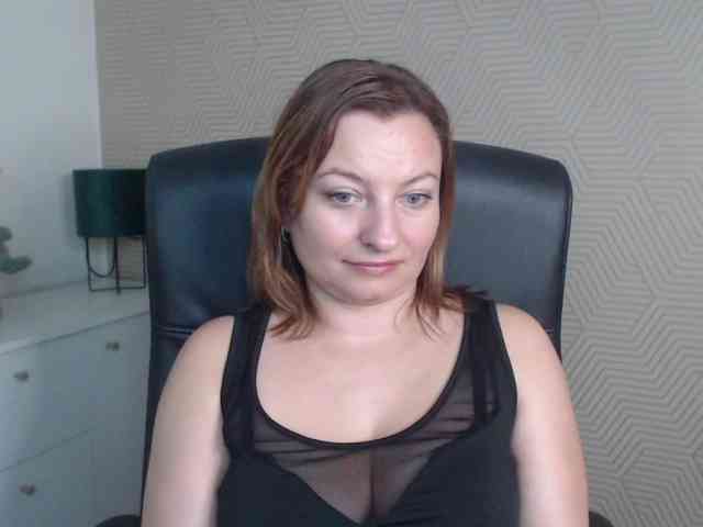 angelaLove13 webcam
