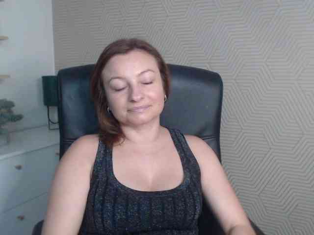 angelaLove13 webcam