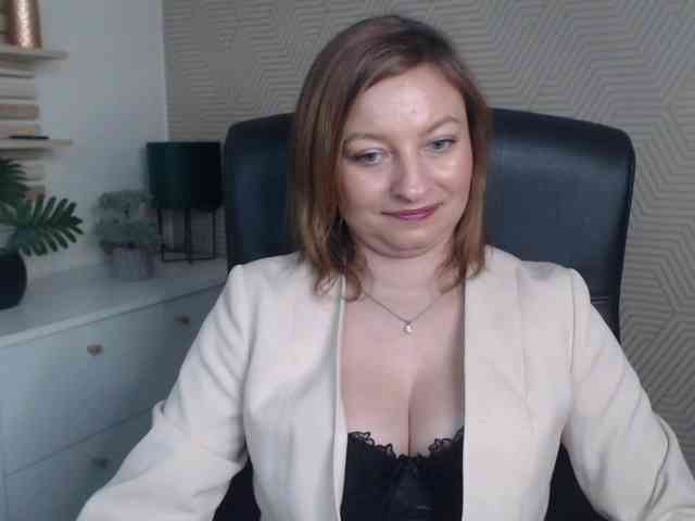 angelaLove13 webcam