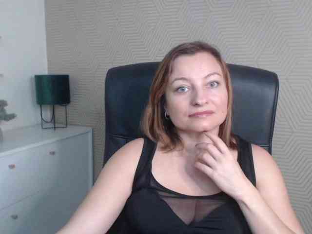angelaLove13 webcam