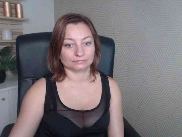 angelaLove13 webcam