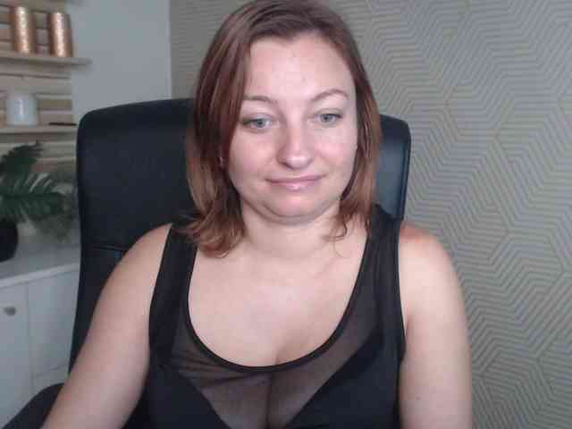 angelaLove13 webcam