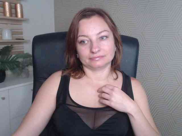 angelaLove13 webcam