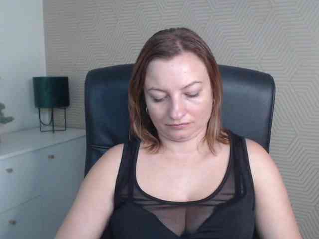 angelaLove13 webcam