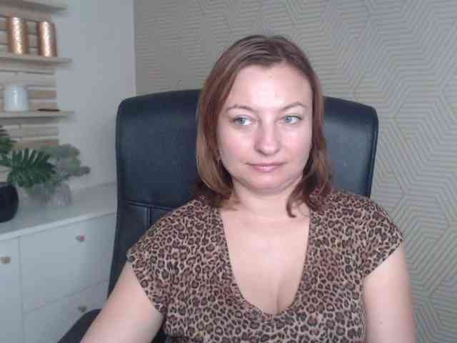 angelaLove13 webcam