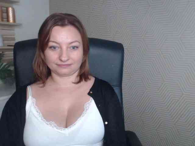 angelaLove13 webcam