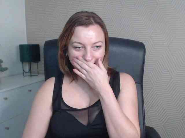 angelaLove13 webcam